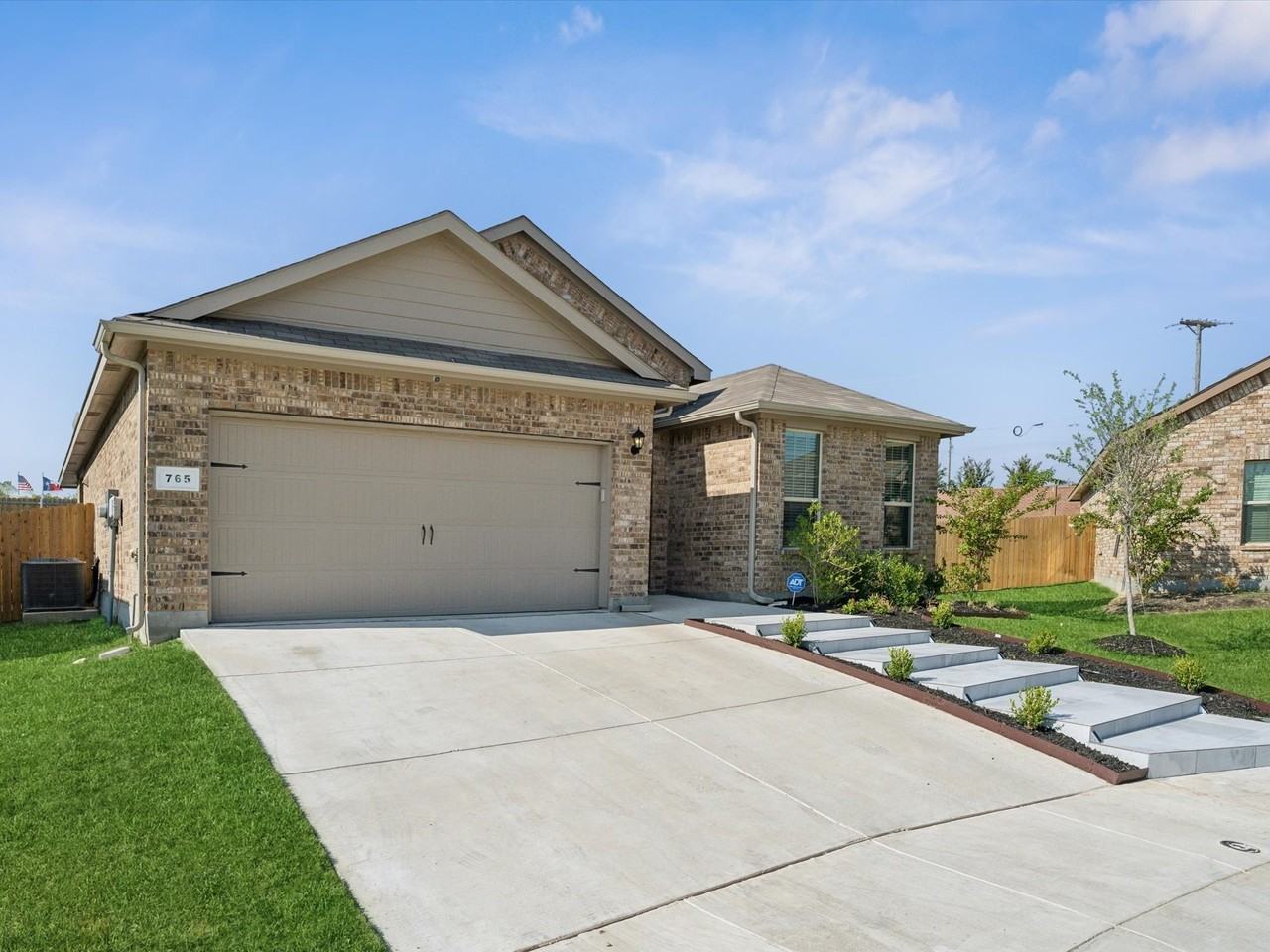 765 Beebrush Dr - Photo 4 of 30
