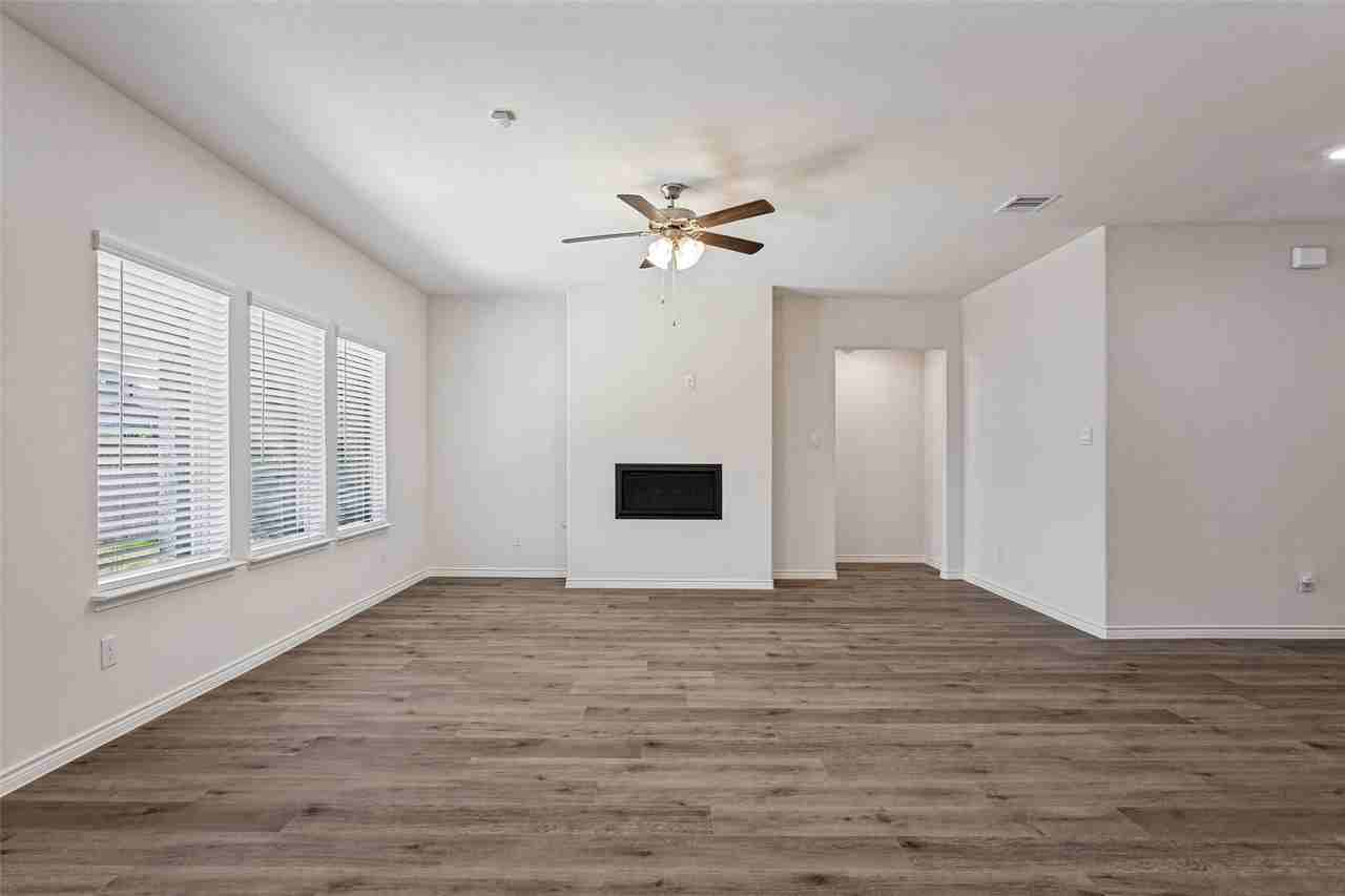 7322 Farmhouse Dr - Photo 3 of 25