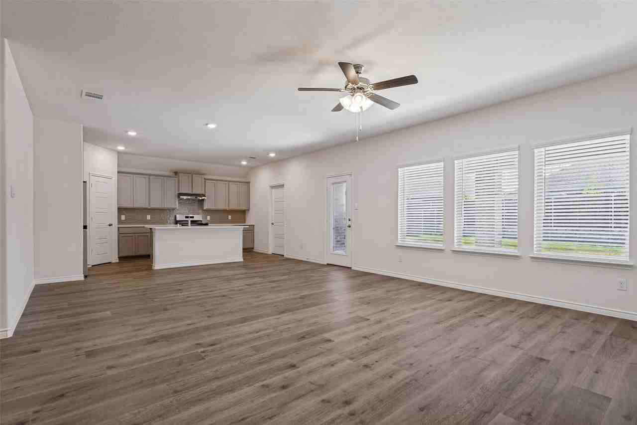 7322 Farmhouse Dr - Photo 6 of 25
