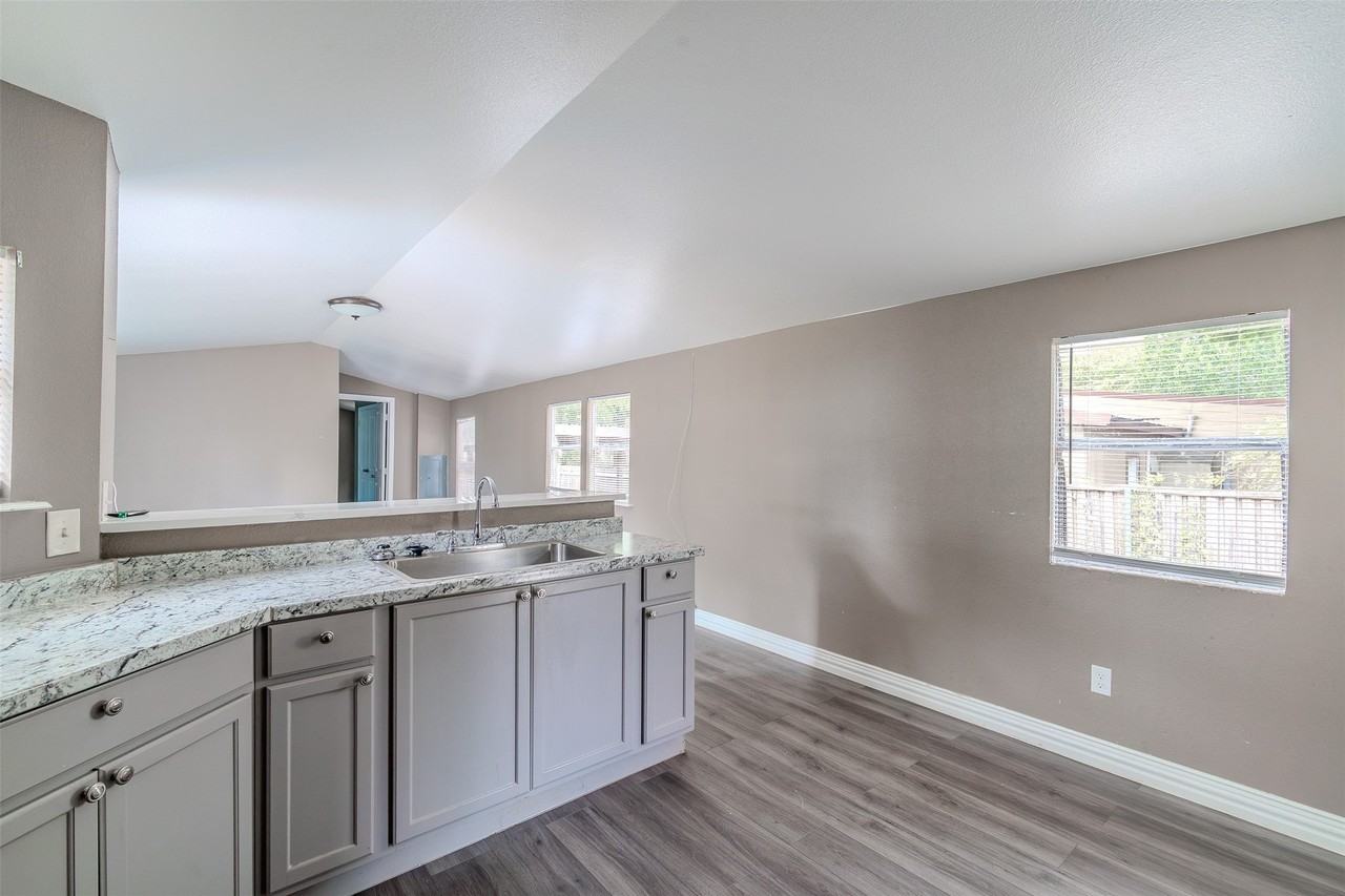 5641 Kimber Ln - Photo 7 of 18