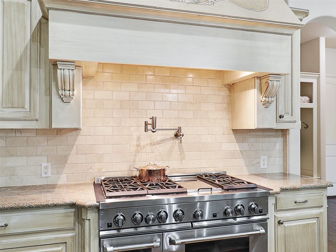 11216 Ashley Ln - Photo 6 of 38