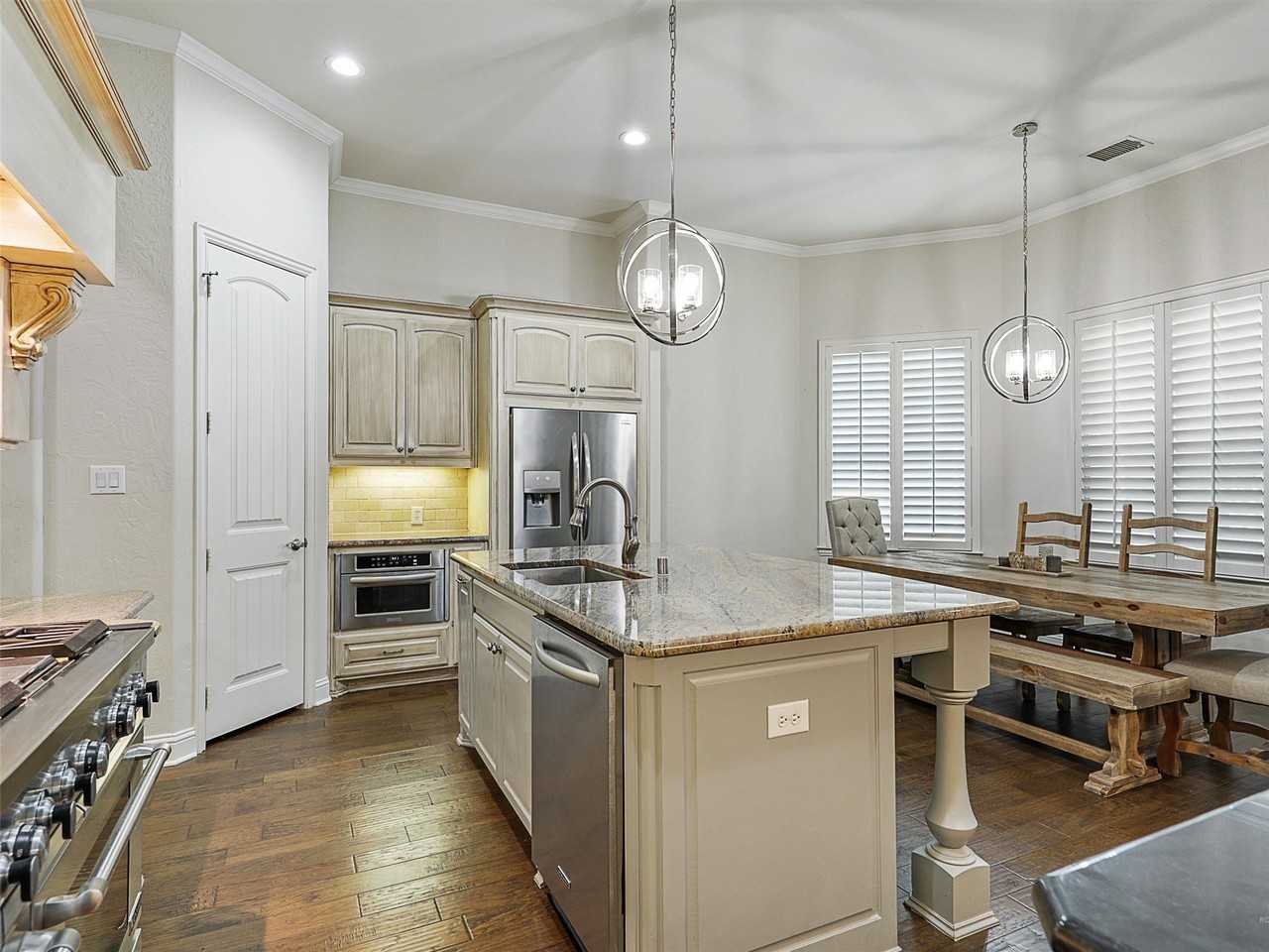11216 Ashley Ln - Photo 7 of 38