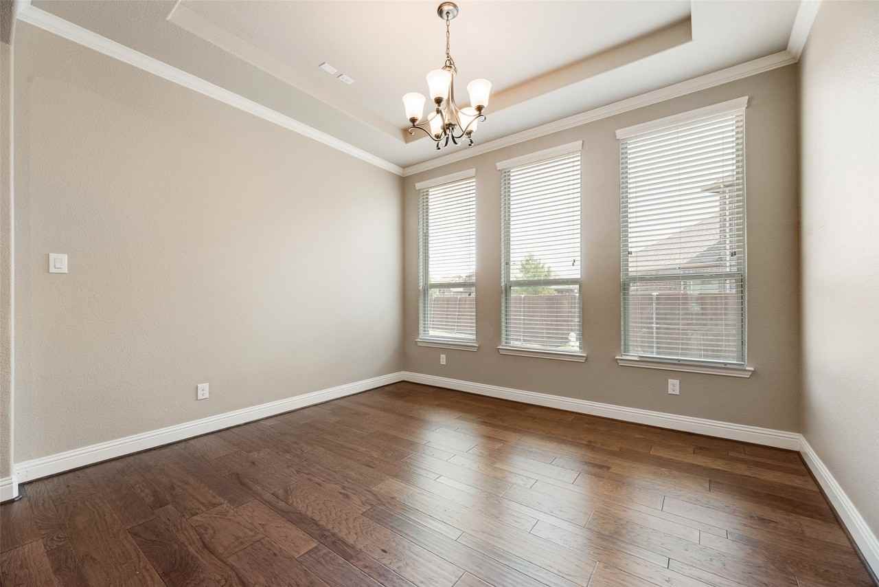 4304 Caney Creek Cir - Photo 4 of 20