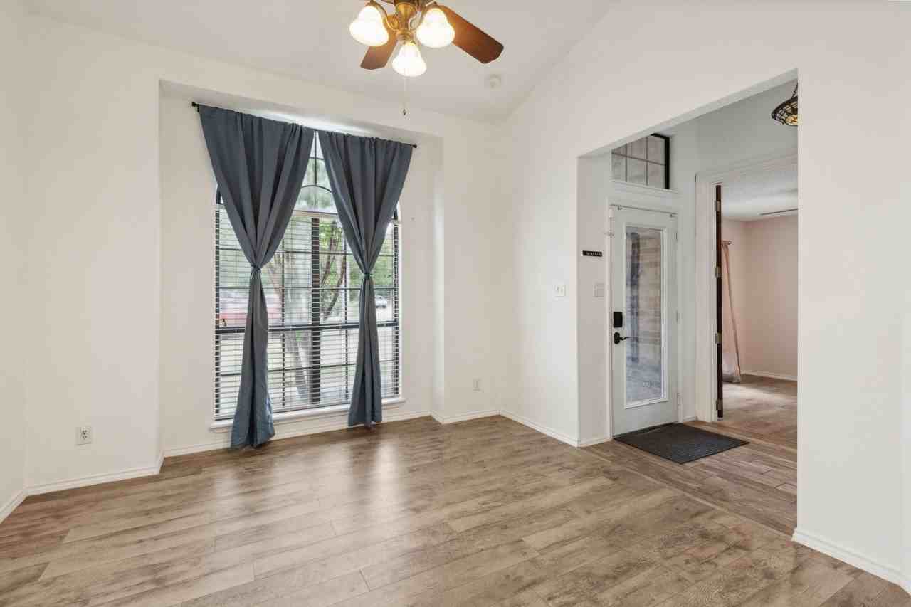 2020 Crestmeadow St - Photo 4 of 24