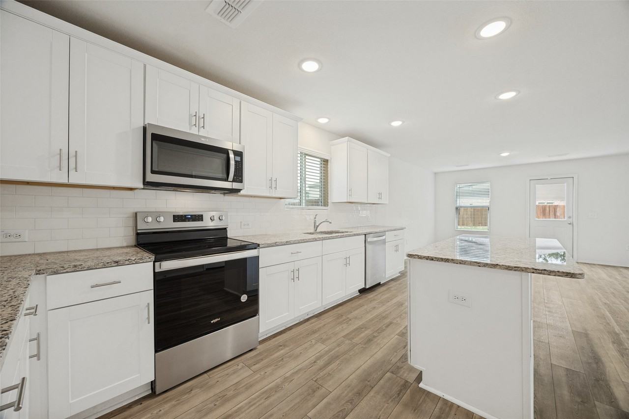 400 Alton St - Photo 5 of 24