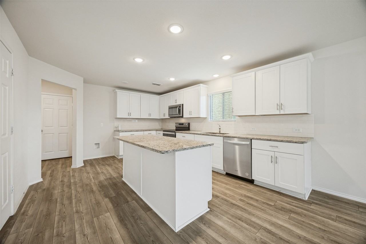 400 Alton St - Photo 6 of 24