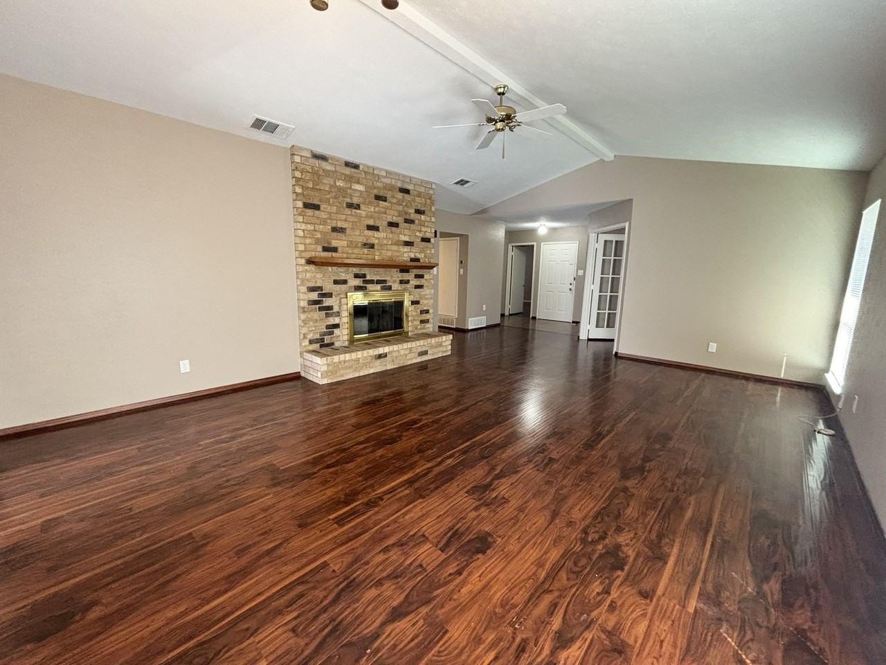 4121 Driscoll Dr - Photo 4 of 14