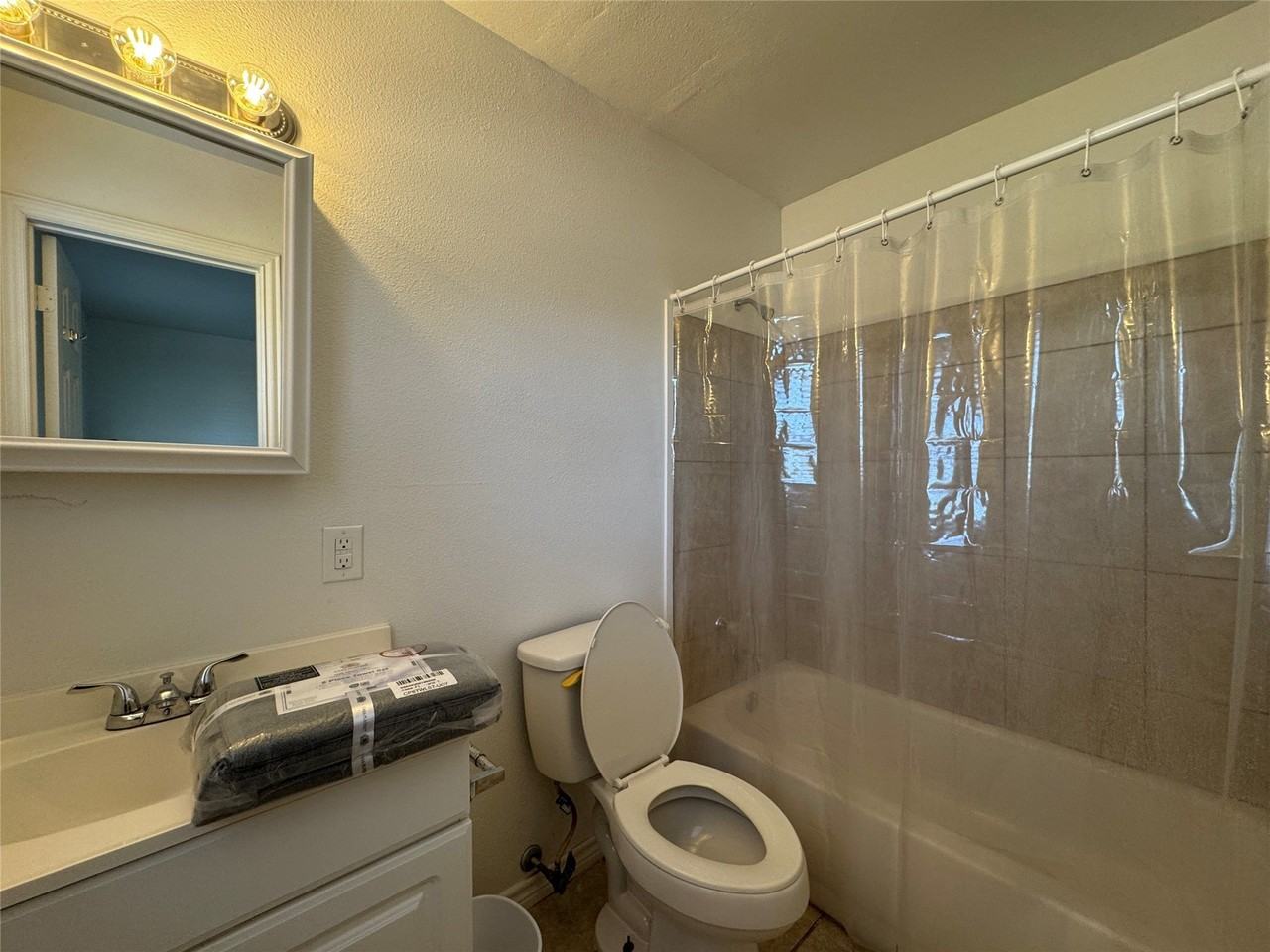 1415 Sewell St #28 - Photo 7 of 9