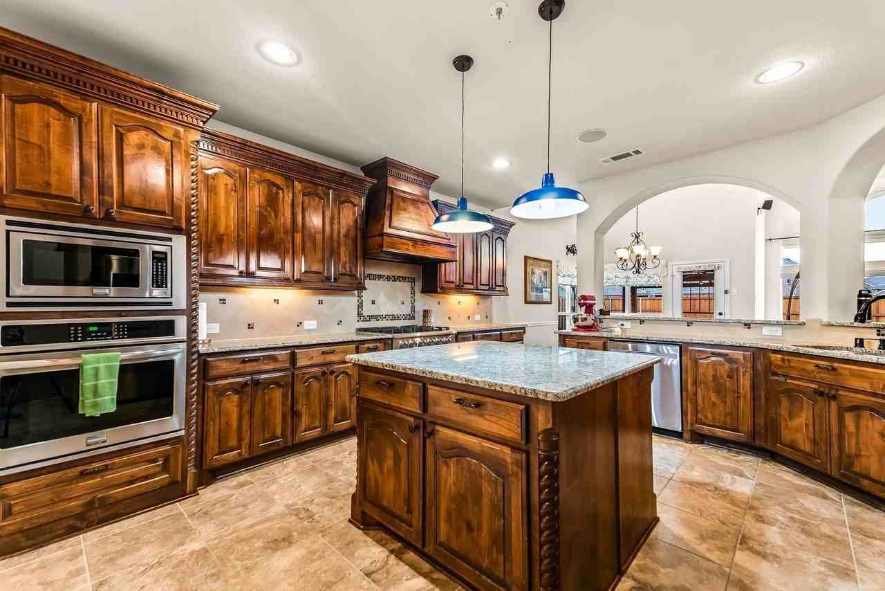 12467 Fallcreek Dr - Photo 4 of 28