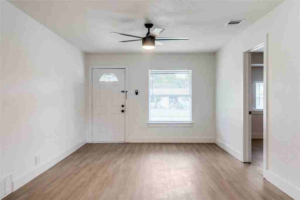 10733 Sandalwood Dr - Photo 2 of 12