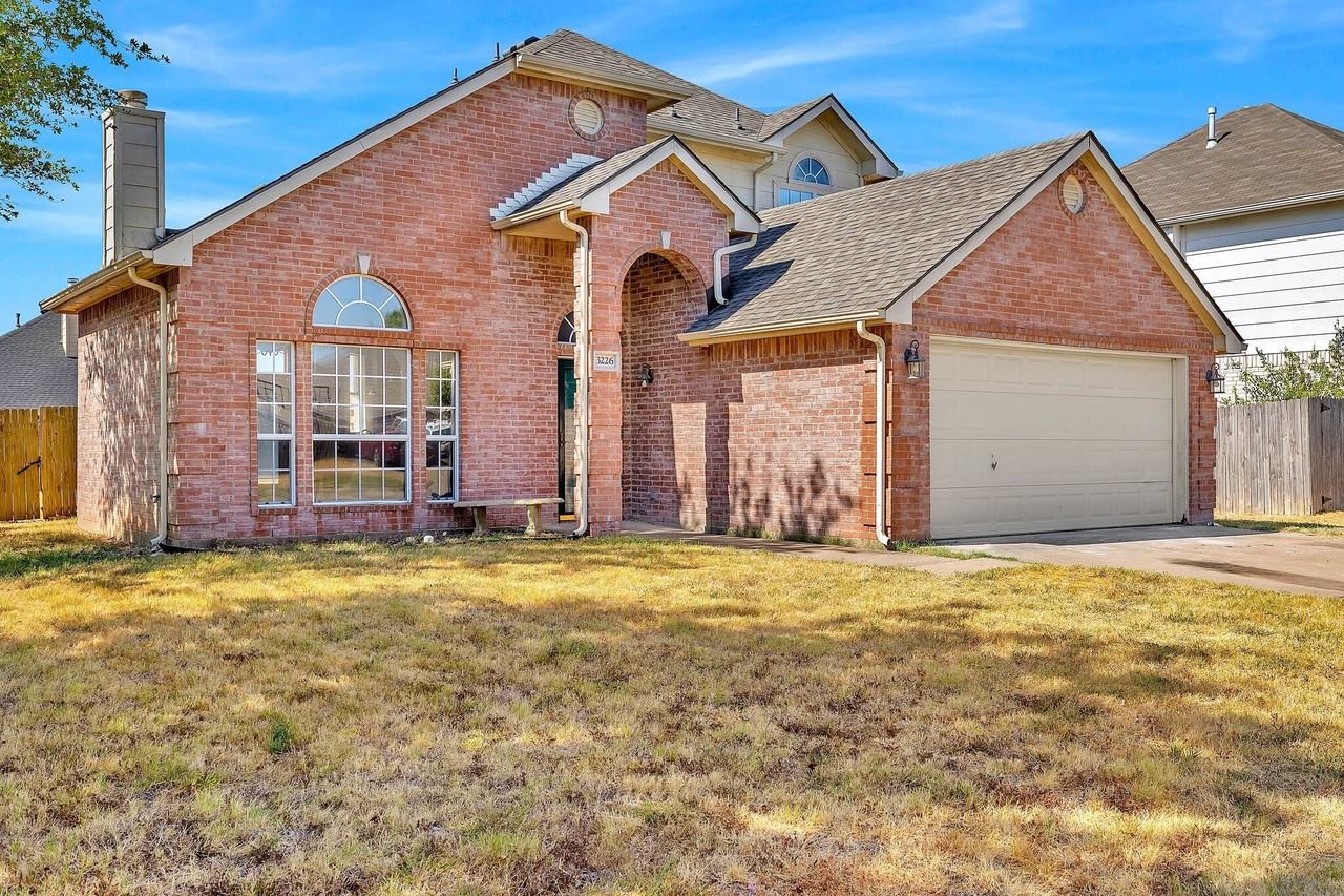 3226 Eagle Ln - Photo 2 of 33