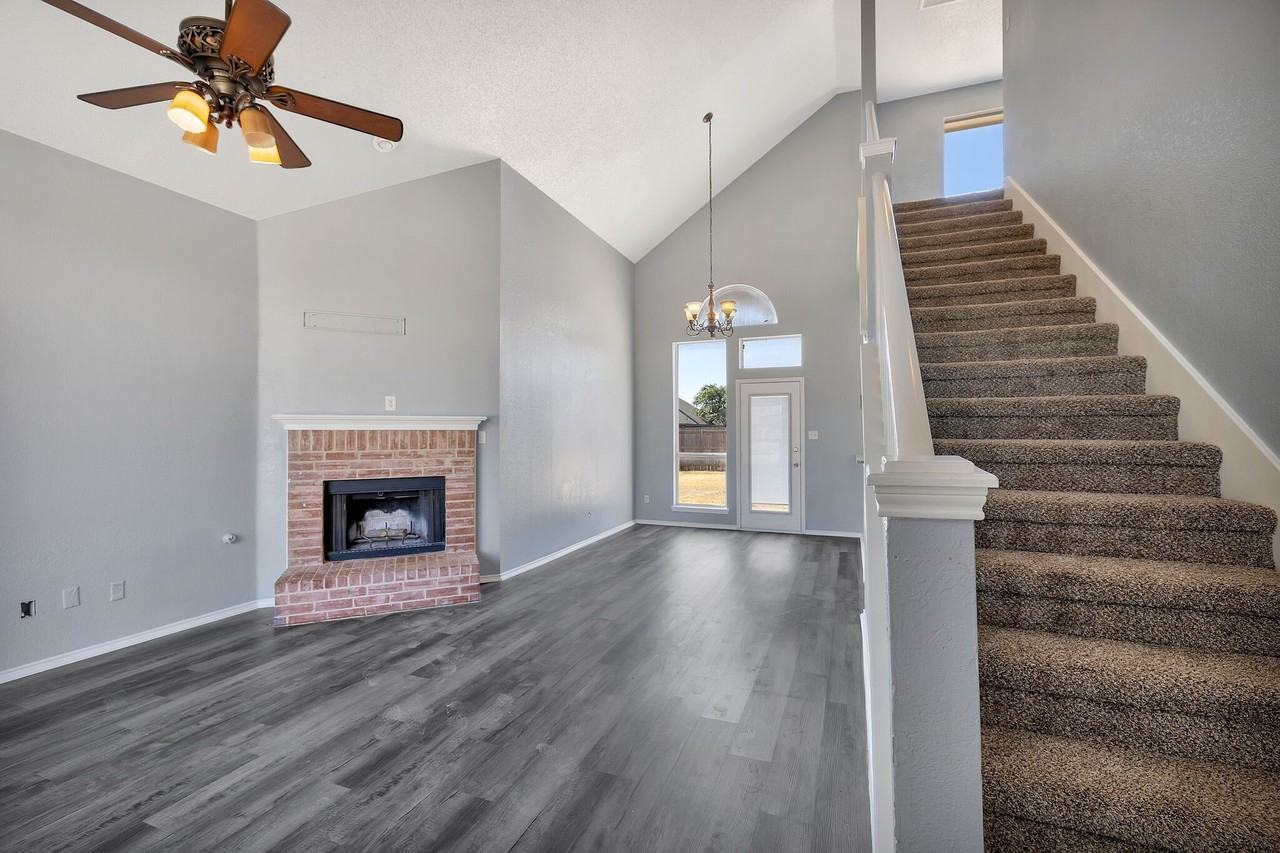 3226 Eagle Ln - Photo 6 of 33