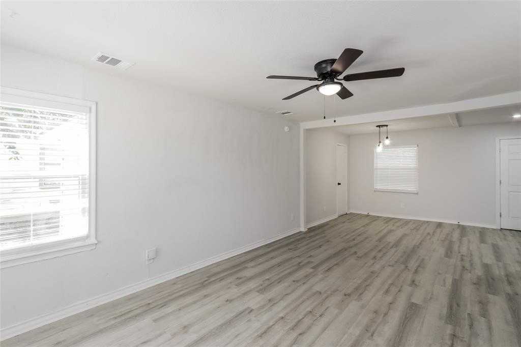 309 Buhler Dr - Photo 4 of 15