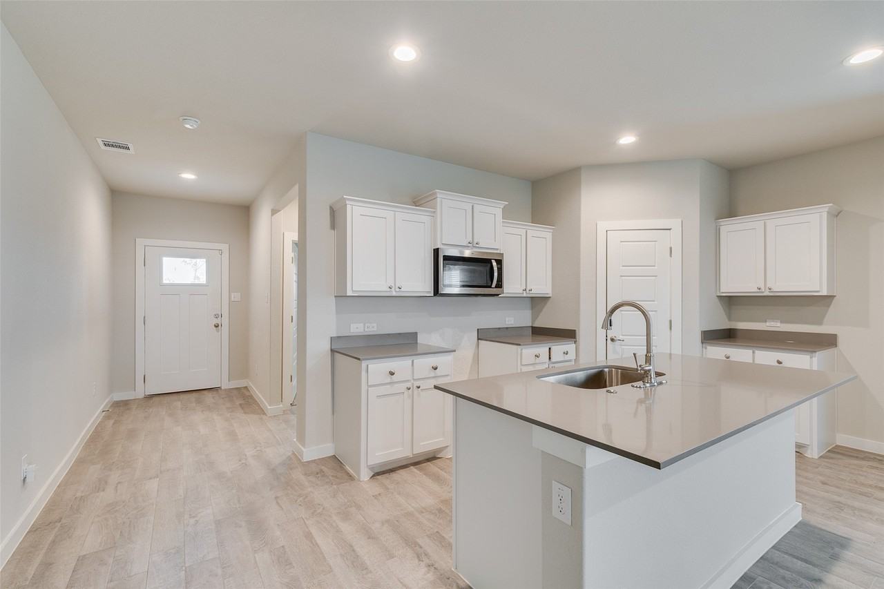 644 Turtle Creek Park Trl - Photo 2 of 15