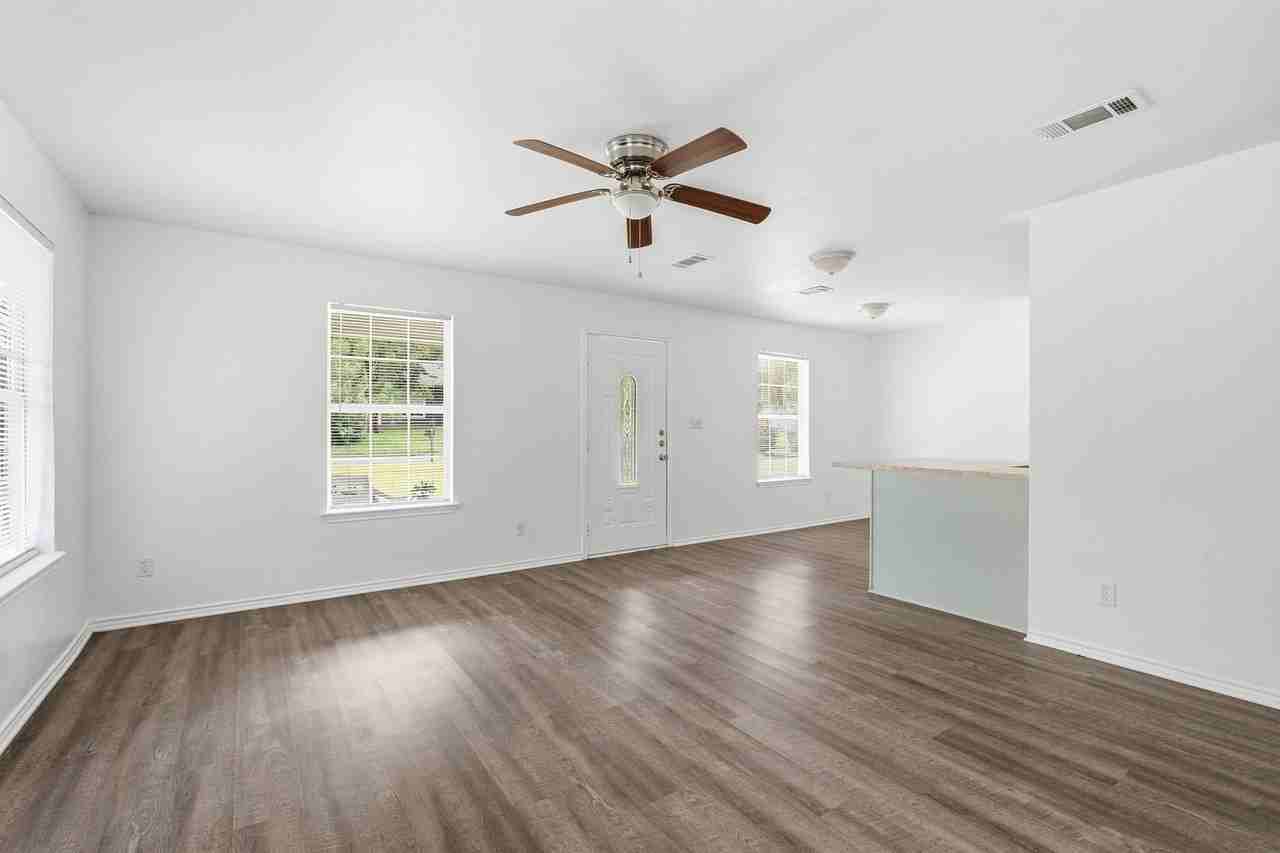 604 S Maxey St - Photo 6 of 25
