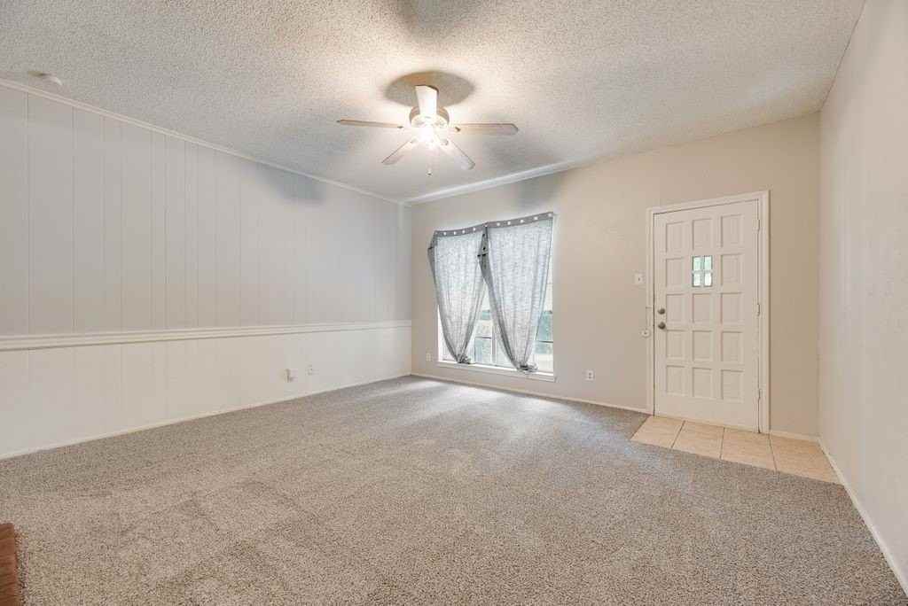 624 Trailwood Ct - Photo 3 of 20