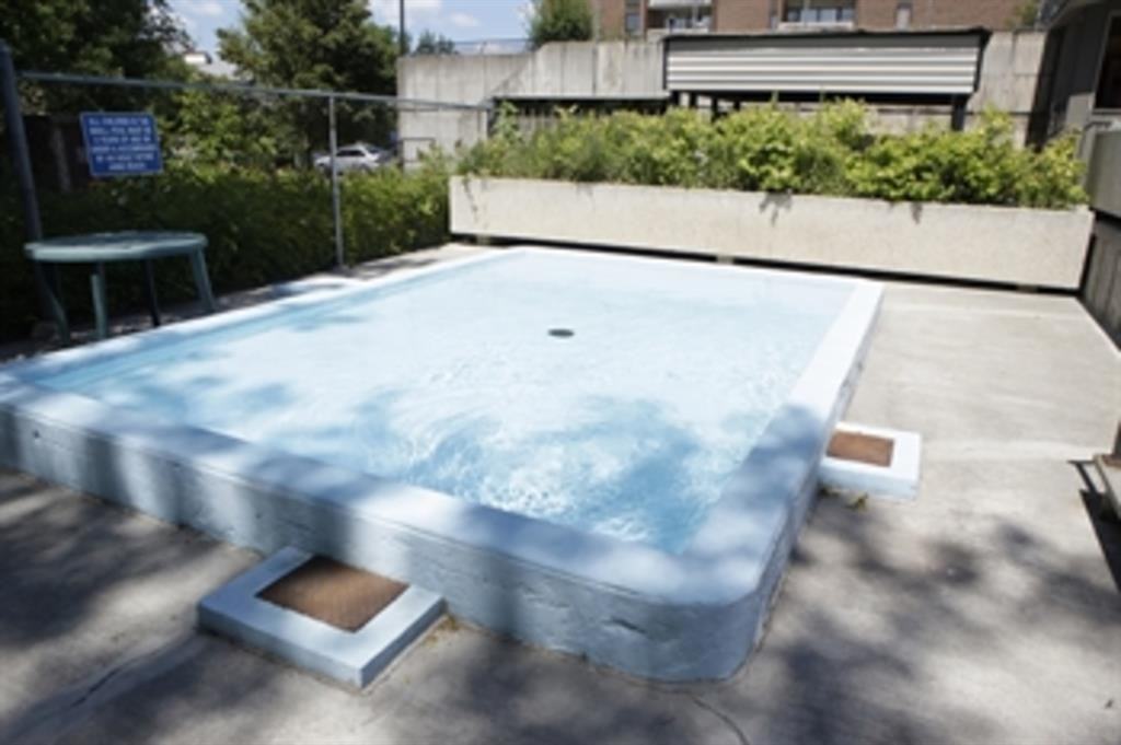 30 Eleanor Dr