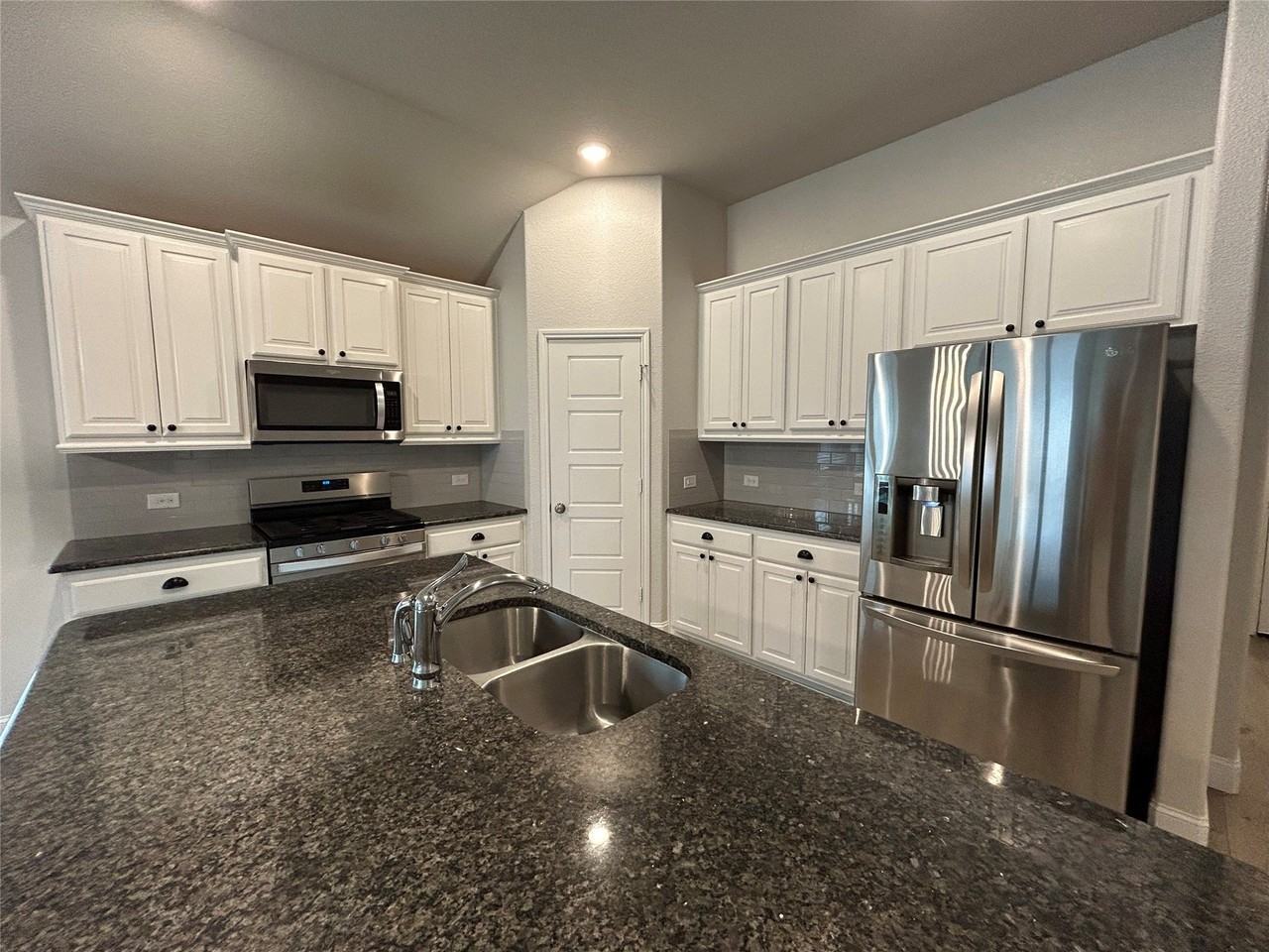 6340 Battle Mountain Trl - Photo 2 of 28
