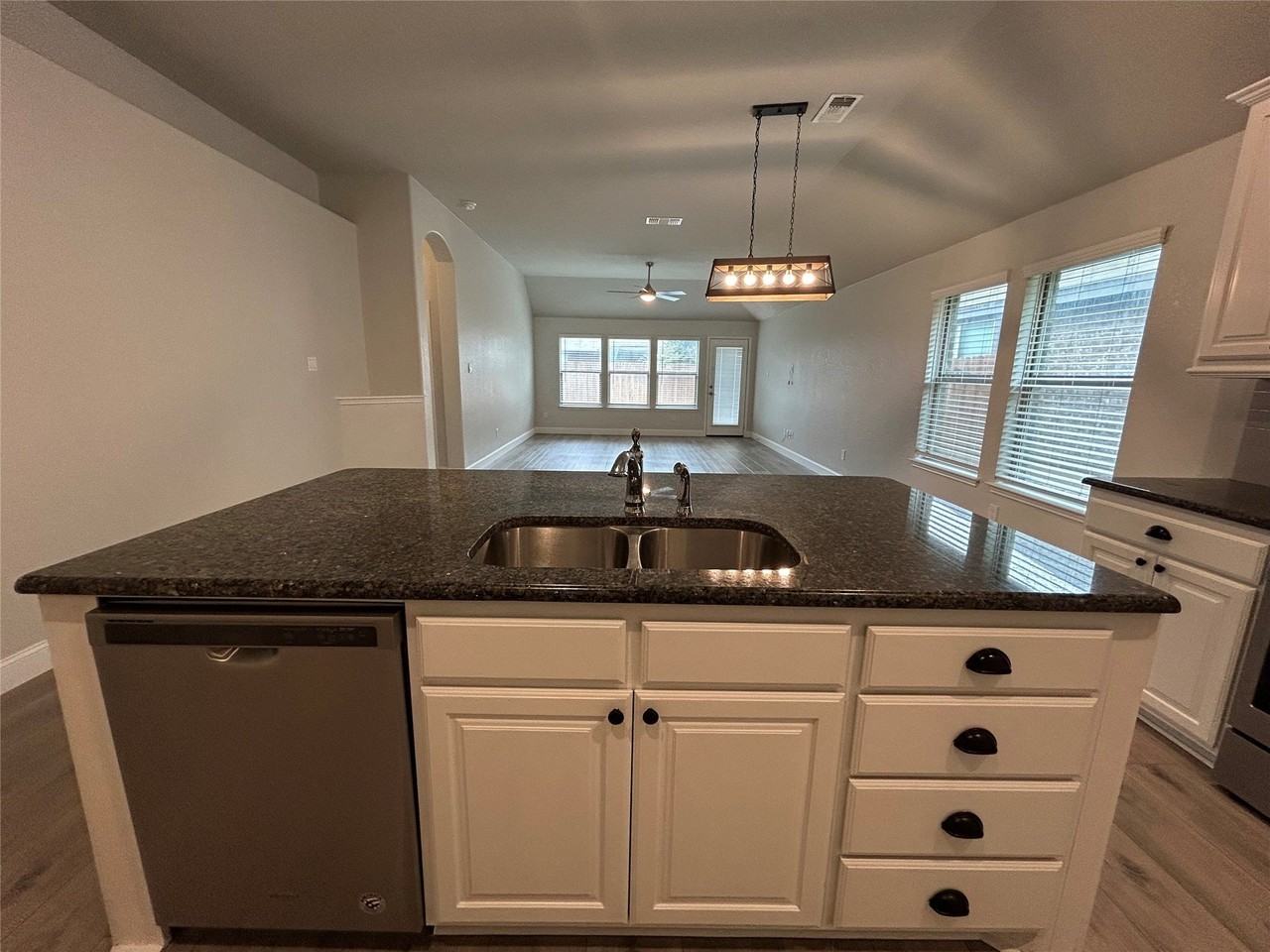 6340 Battle Mountain Trl - Photo 5 of 28