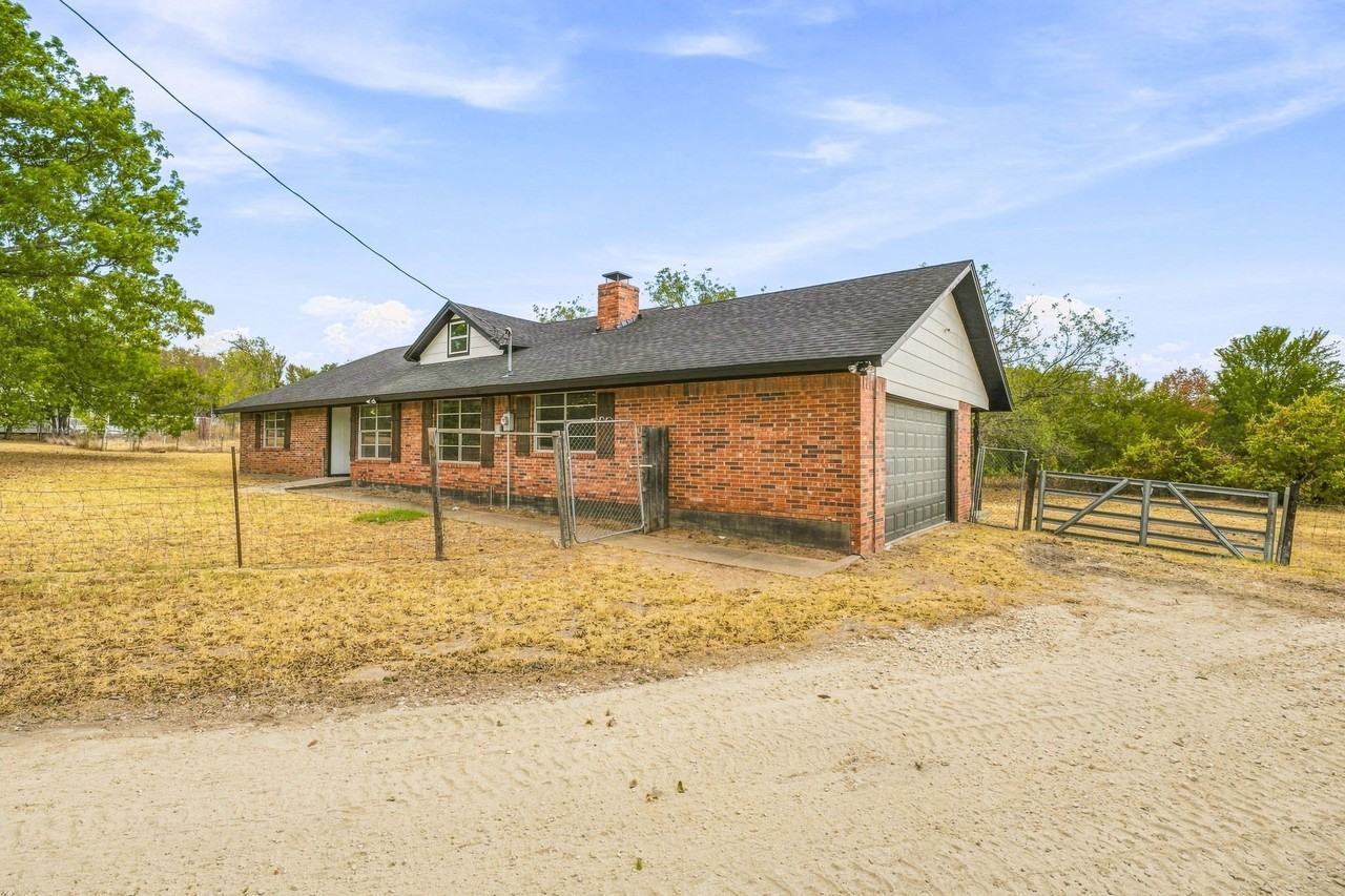 2771 S Fm 200 - Photo 3 of 40