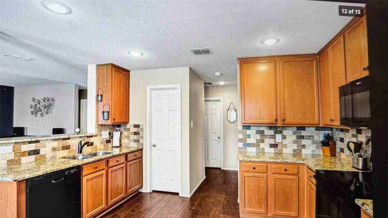 4500 Mountain Oak St - Photo 3 of 11