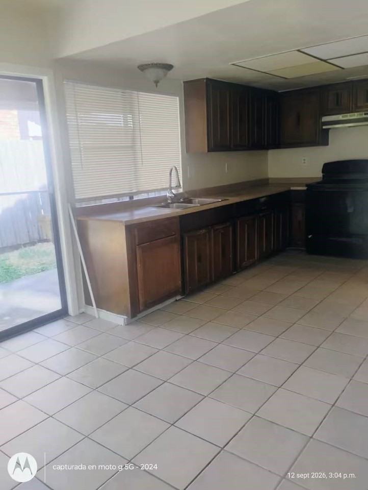 2901 Colonial Dr - Photo 4 of 9