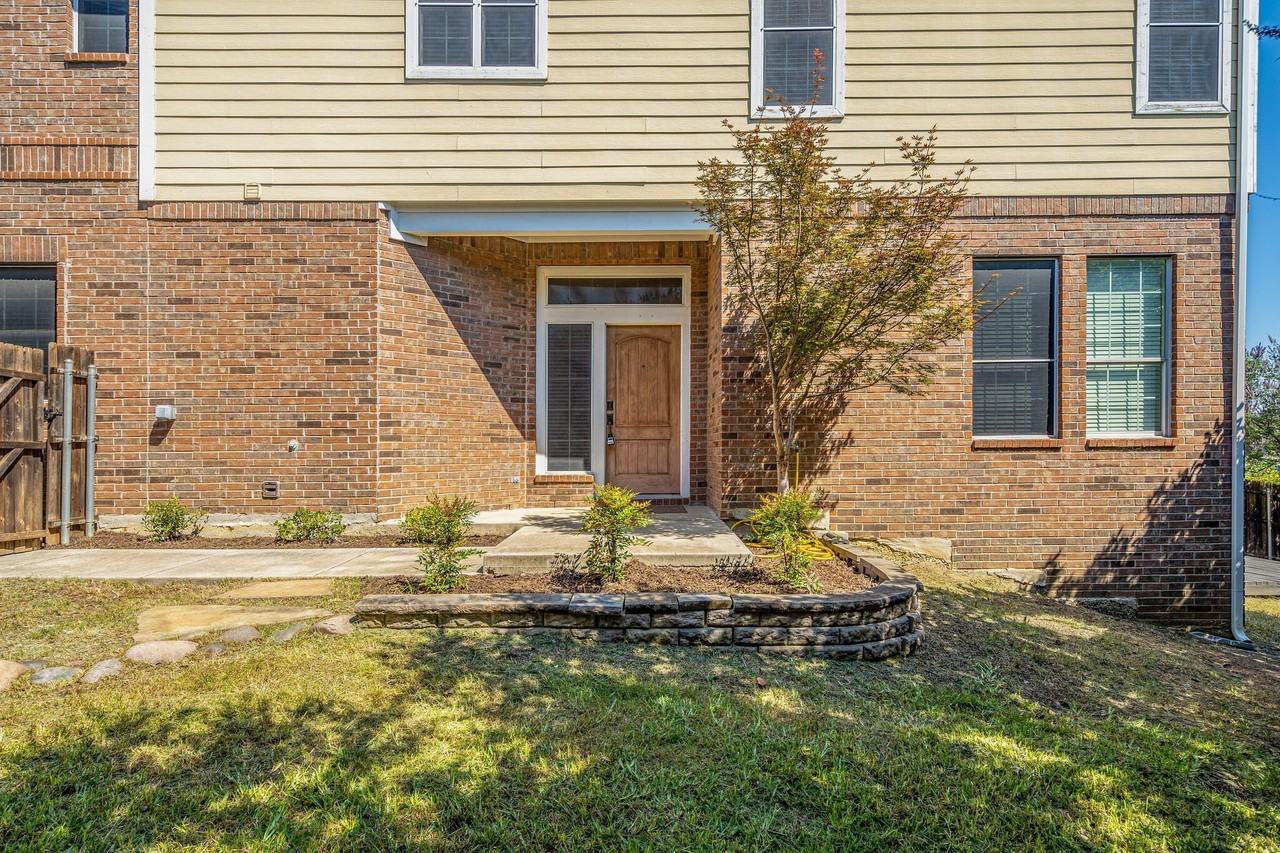 4016 Rome Ct - Photo 3 of 24