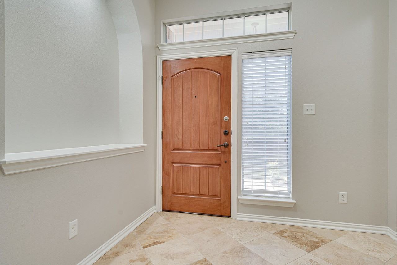 4016 Rome Ct - Photo 4 of 24