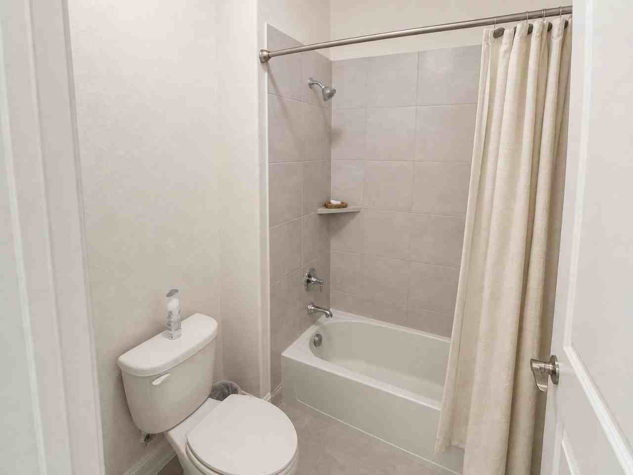 2812 Ranger Ln - Photo 4 of 32