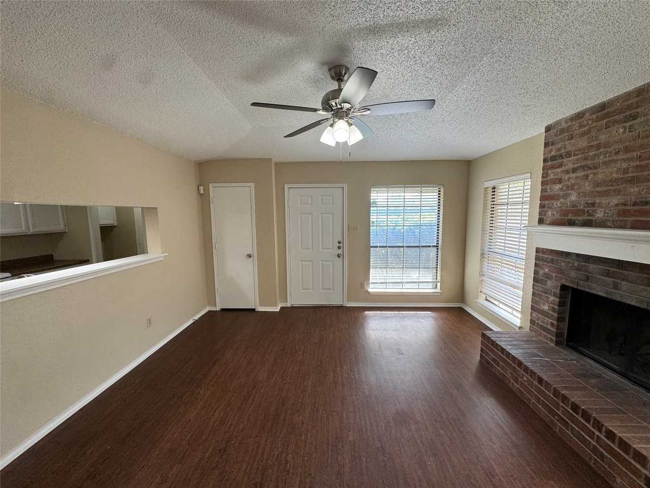 4117 Fossil Ridge Dr - Photo 2 of 11