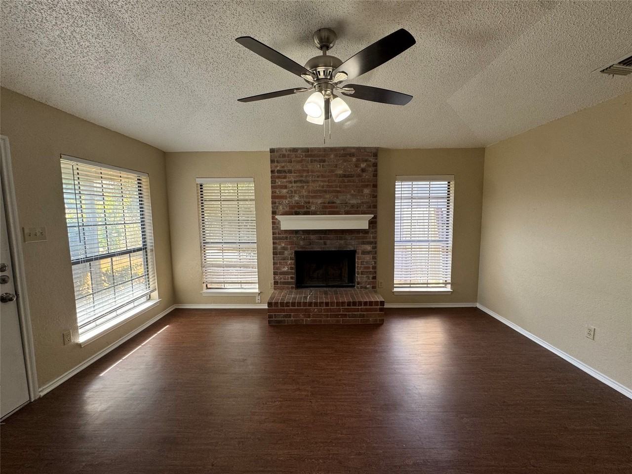 4117 Fossil Ridge Dr - Photo 3 of 11