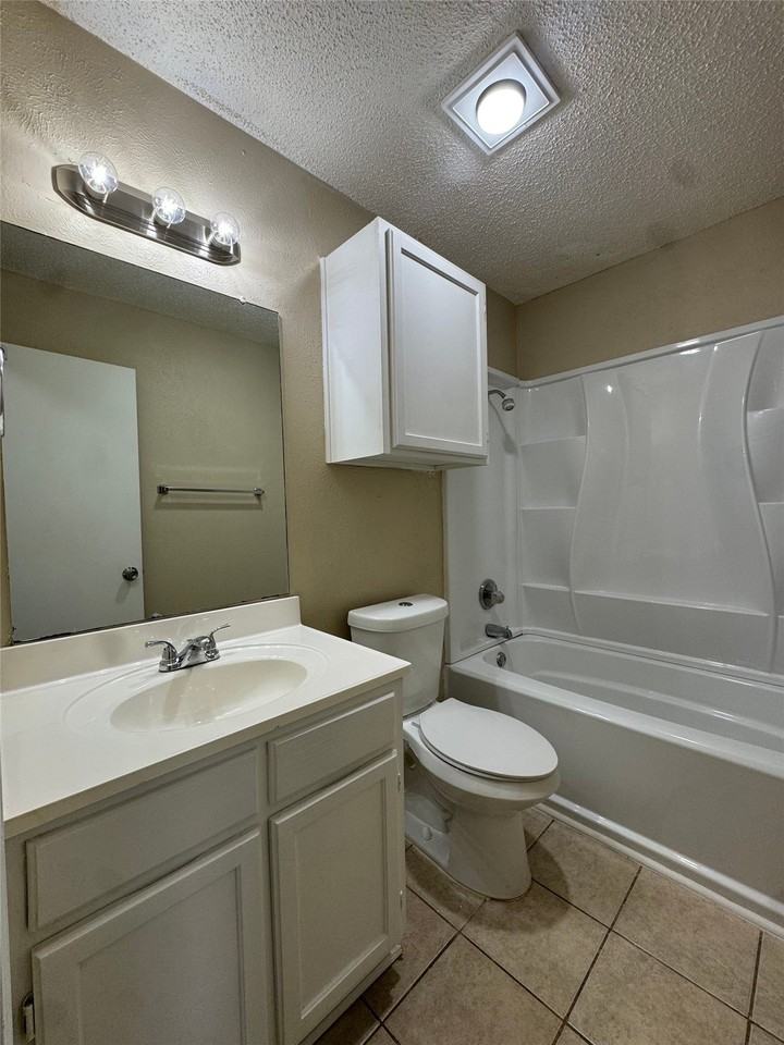 4117 Fossil Ridge Dr - Photo 7 of 11