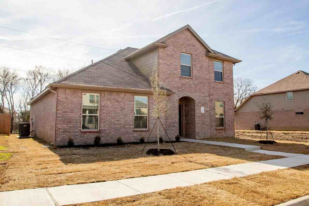 1918 Jasmine Dr - Photo 3 of 13