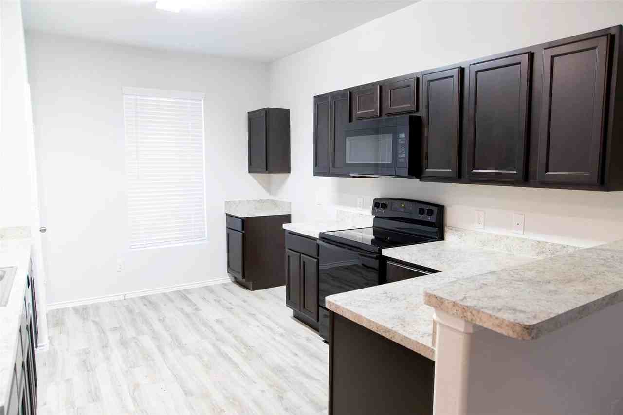 1918 Jasmine Dr - Photo 4 of 13