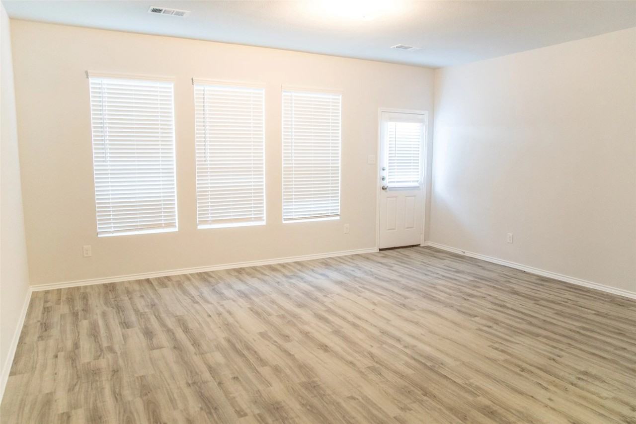 1918 Jasmine Dr - Photo 7 of 13