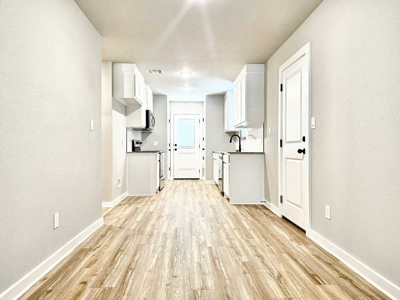 2384 Miller St - Photo 6 of 25