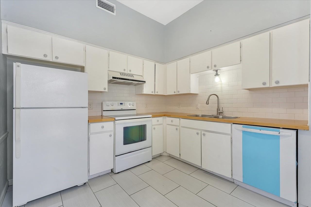 10438 High Hollows Dr #245 - Photo 6 of 14