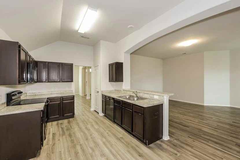 1906 Jasmine Dr - Photo 4 of 17