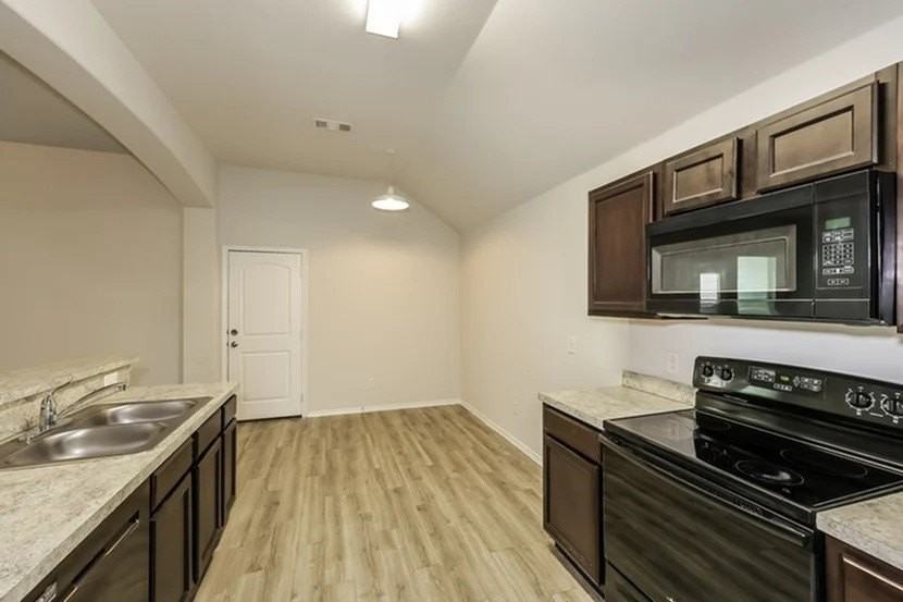 1906 Jasmine Dr - Photo 5 of 17