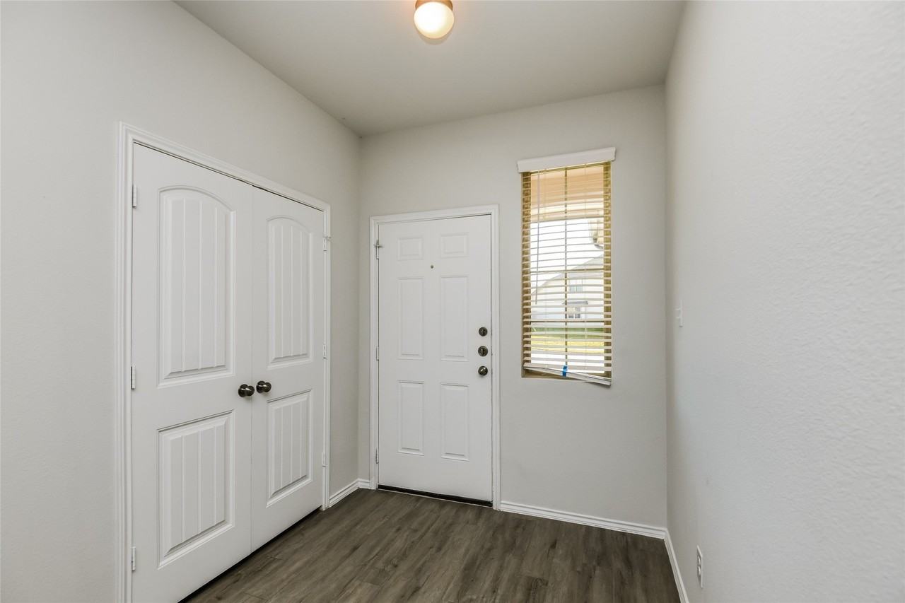 8305 Camellia Tree Ct - Photo 7 of 19