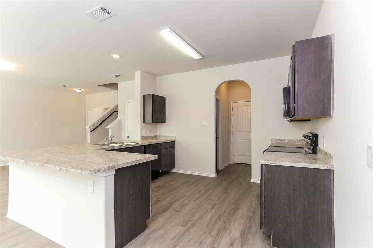8341 Camellia Tree Ct - Photo 3 of 19