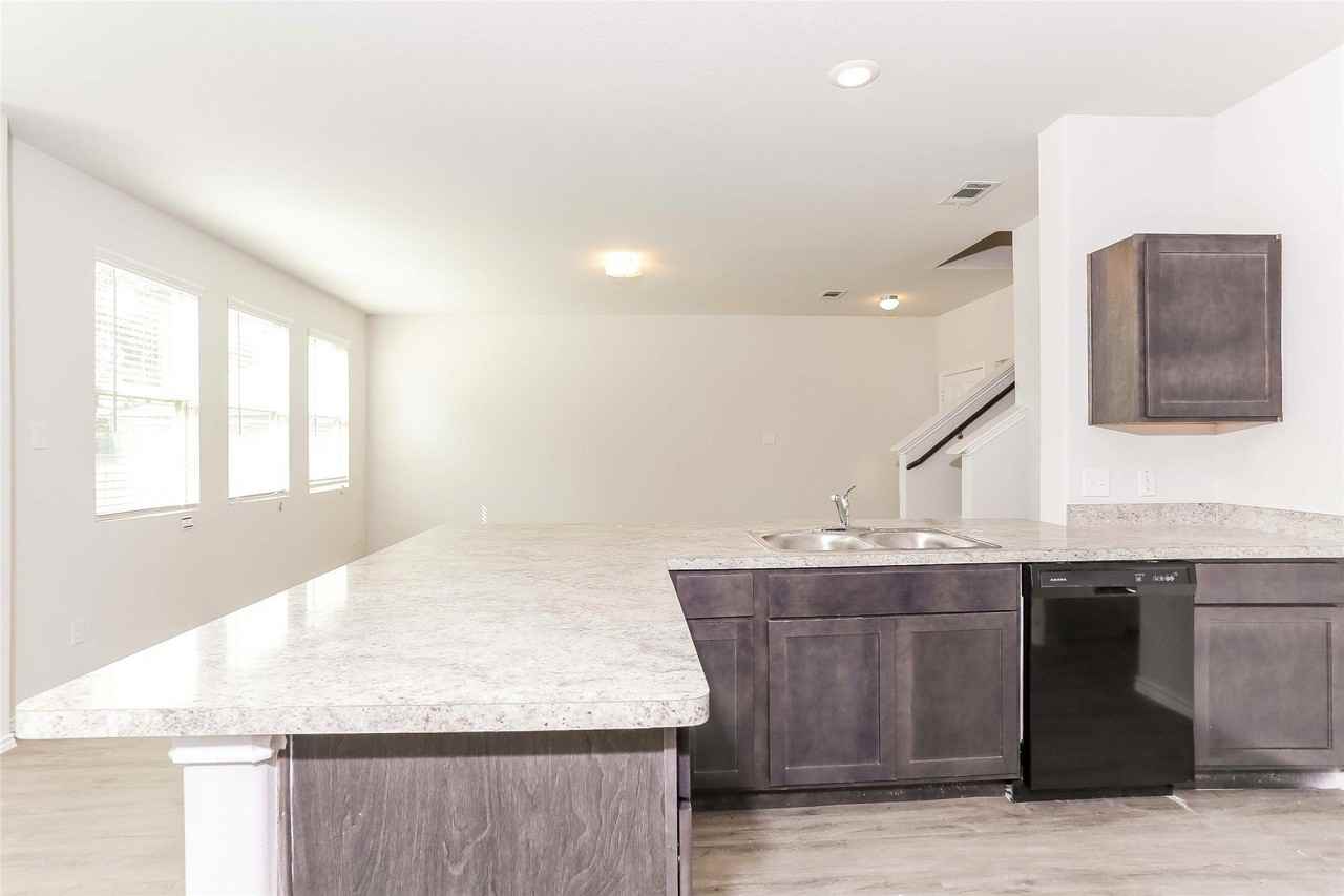 8341 Camellia Tree Ct - Photo 4 of 19