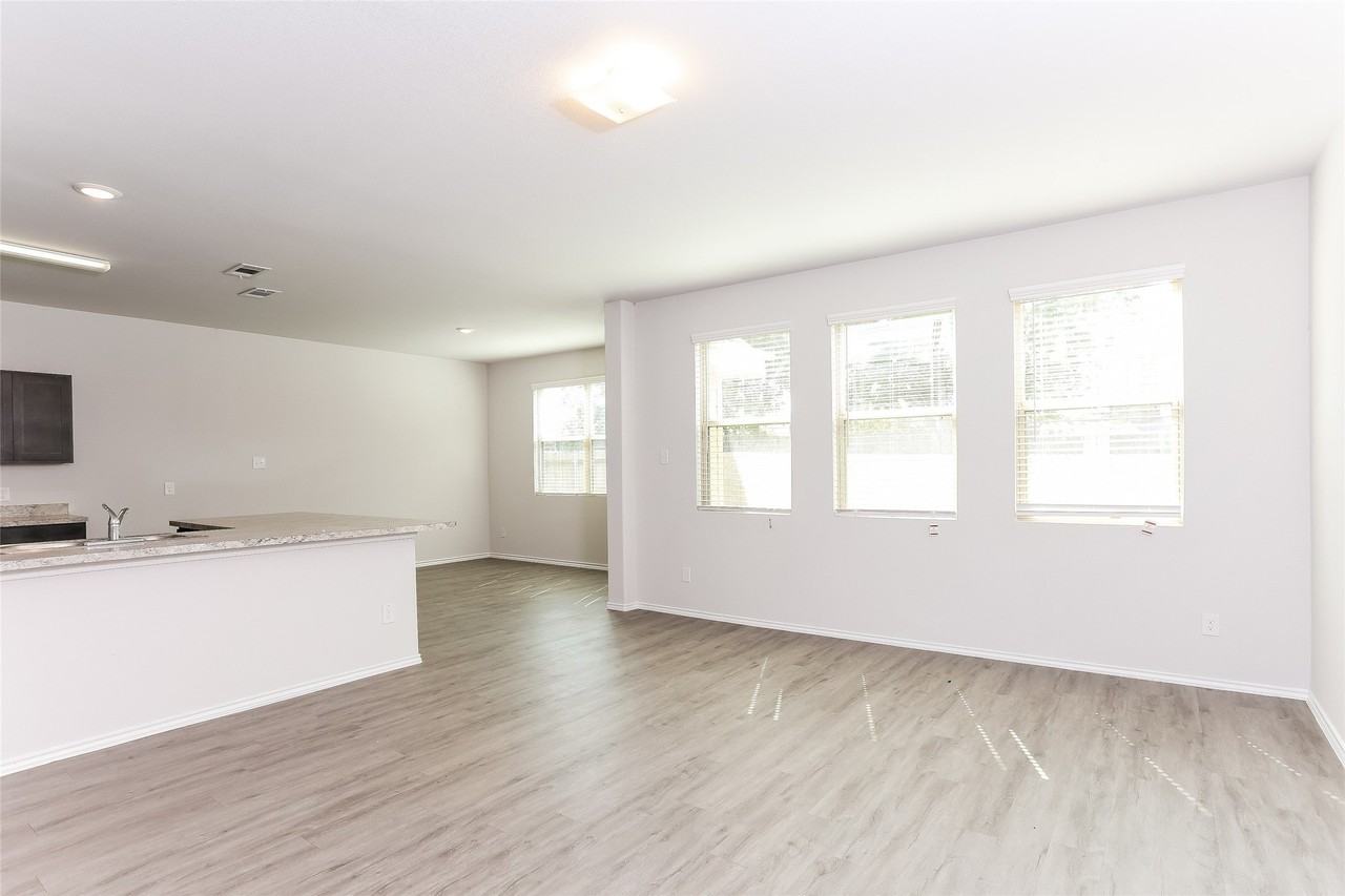 8341 Camellia Tree Ct - Photo 5 of 19