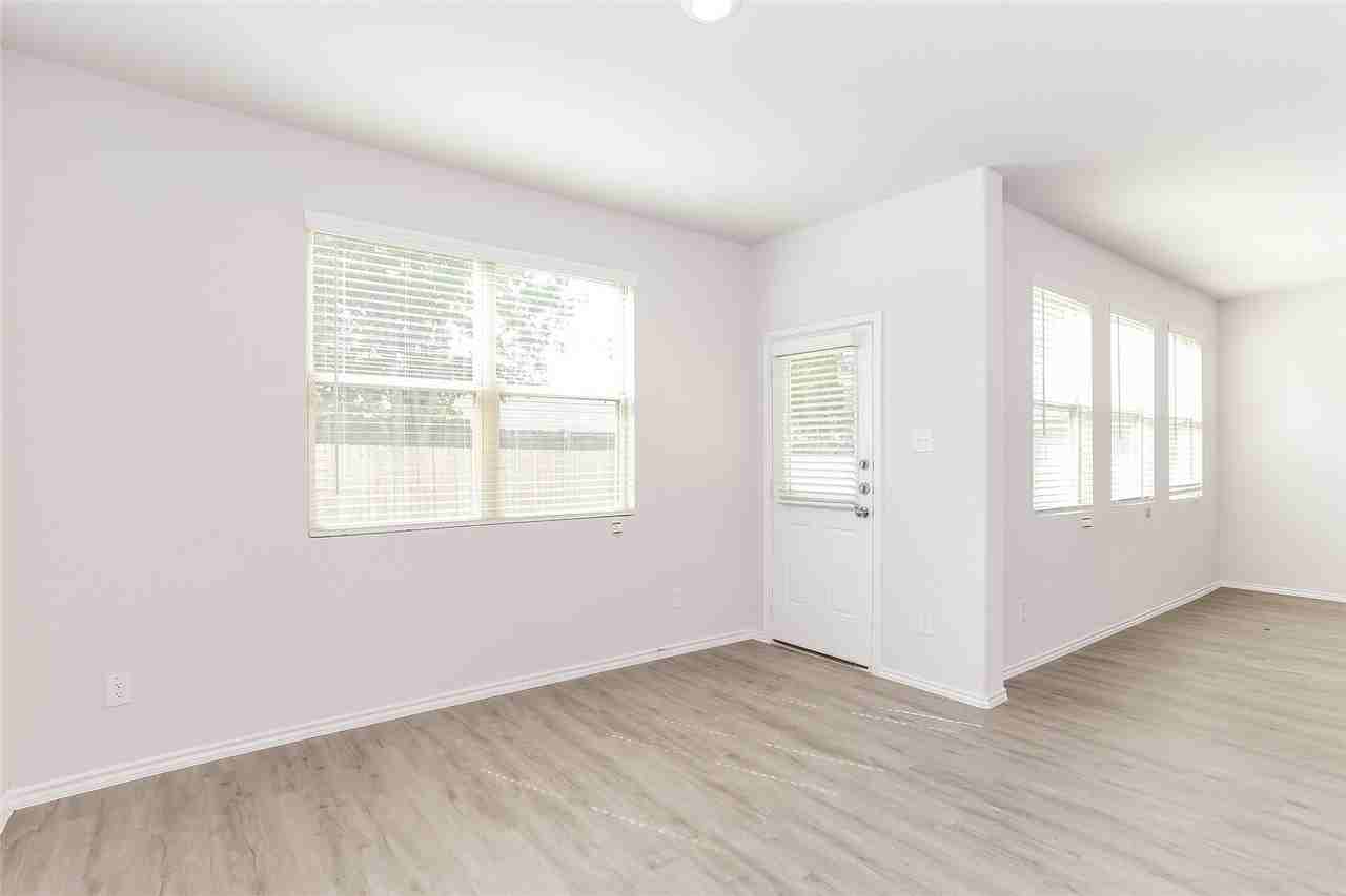 8341 Camellia Tree Ct - Photo 7 of 19