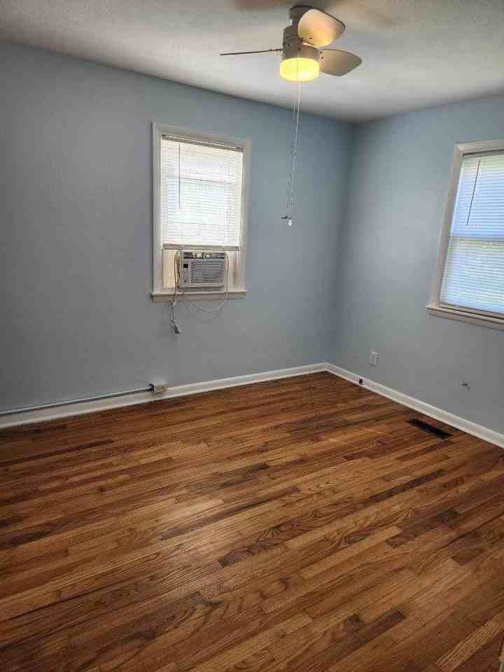 124 N 7th St - Photo 7 of 11