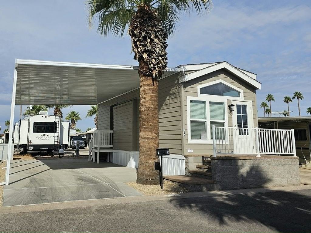 303 N Lindsay Rd #L092
