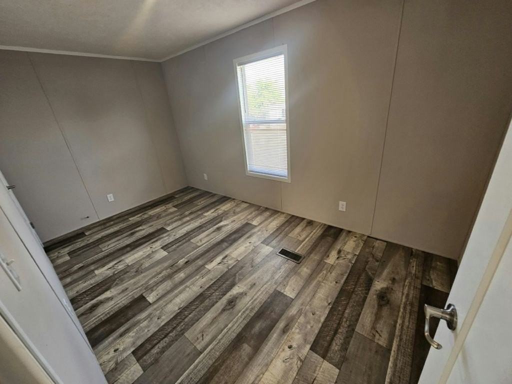 500 Talbot Ave #B009 - Photo 4 of 12