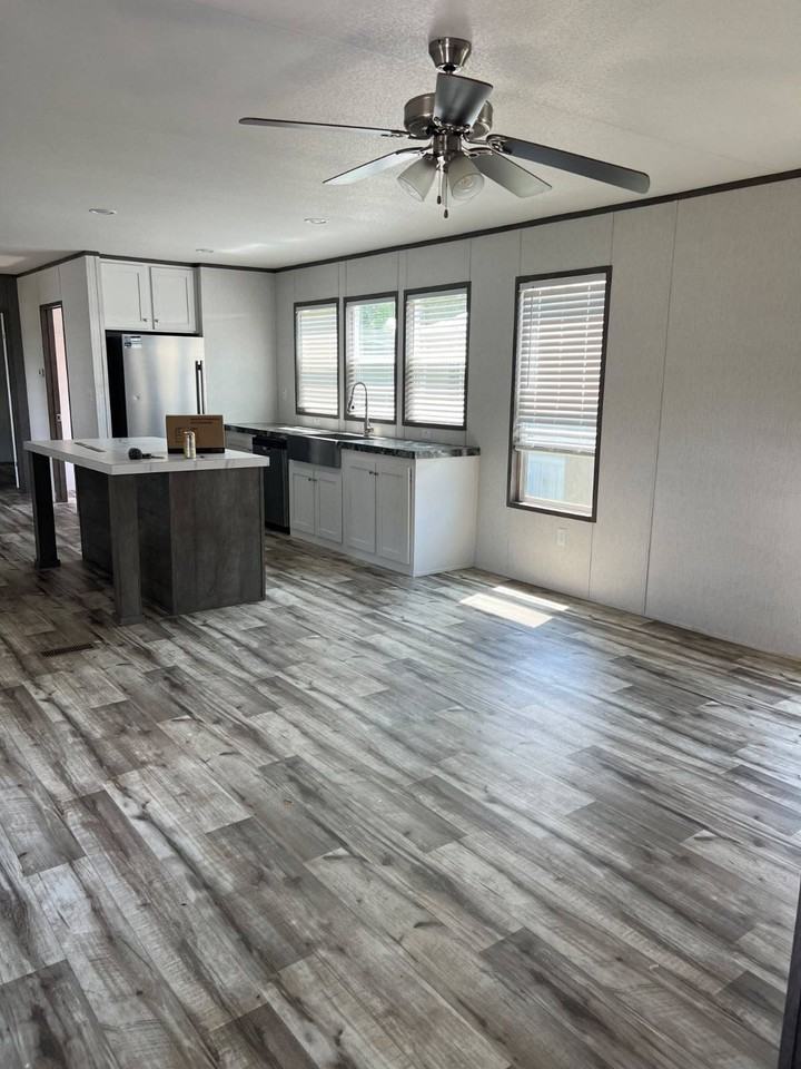 3201 Kaliste Saloom Rd #129 - Photo 2 of 12