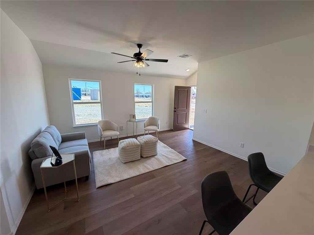 301 Liam Drive - Photo 2 of 27