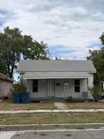 featured image of 1121 W 5th St